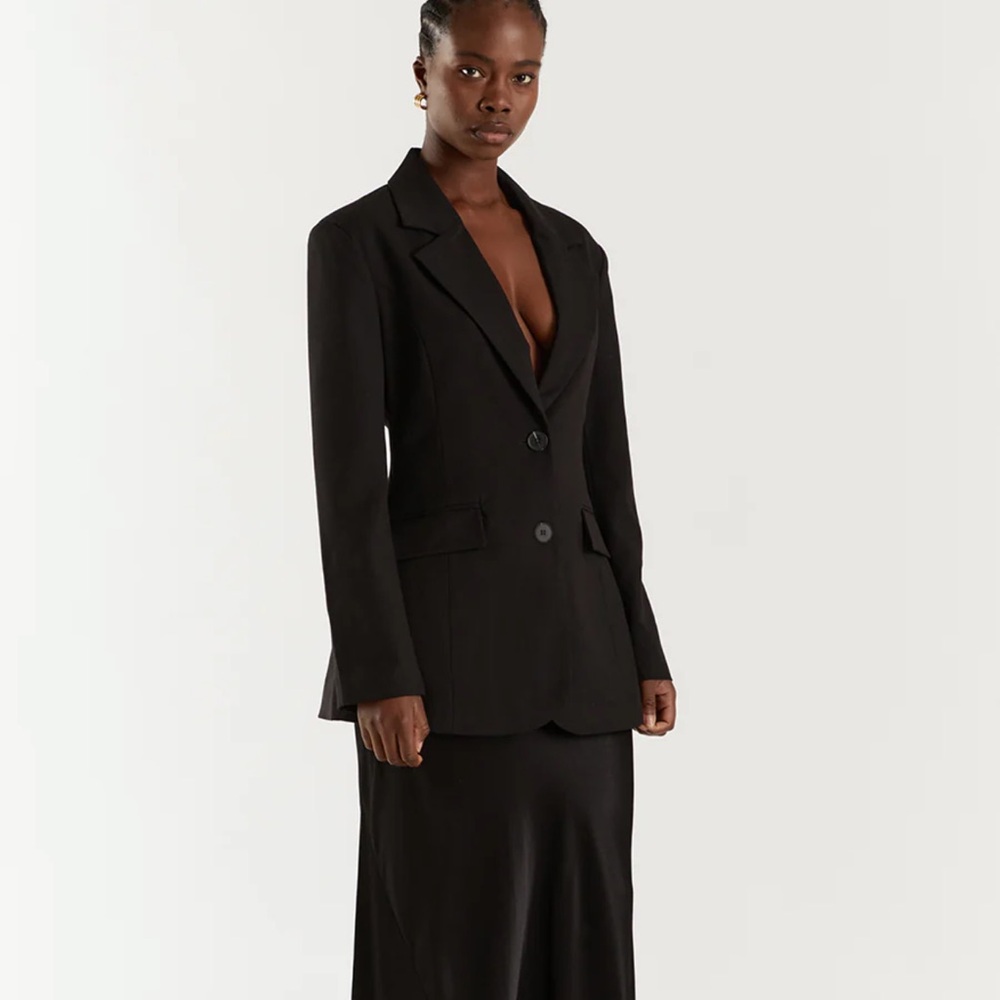 Dissh Apollo Cinched Blazer in Black